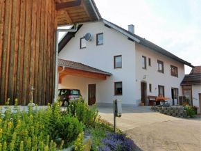 Holiday home on the first floor with private entrance and large garden Gleißenberg